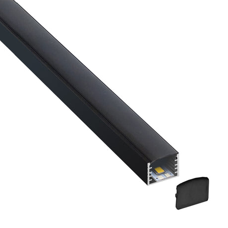 Kit que incluye perfil de aluminio de color negro, cubierta negra y tapas laterales. Para proteger y ocultar las tiras led, lo que permite realizar instalaciones profesionales, limpias y con estilo.