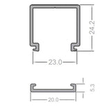 Perfil de policarbonato para proteger las tiras led, lo que permite realizar instalaciones profesionales, limpias y con estilo. Para tiras DC y AC, Incluye base y cubierta para una fácil instalación.