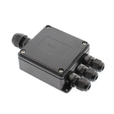 Caja IP68 para conexiones estancas, incluye 4 conectores para cables.