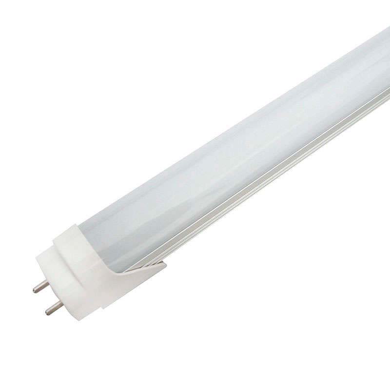 Tubo Led T8 900mm fabricado con cuerpo de aluminio y difusor en policarbonato opal. Materiales de alta calidad con chip led SMD2835 EPISTAR y driver CERTIFICADO CE por lo que aumenta la vida útil. Sustituyen a los tubos fluorescentes convencionales, ahorrando más del 60% de electricidad, no emite parpadeos ni radiaciones ultravioleta y su encendido es inmediato. Son de fácil sustitución, no requieren mantenimiento y aseguran una alta durabilidad.