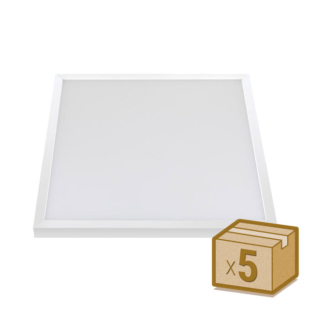 Pack de 5 paneles LED de superficie Backlight que ofrece 5 años de garantía contra el amarillamiento del panel led. Con chip led OSRAM Chip DURIS E 2835 de alta potencia con una altura de solo 28mm y Driver led con certificado TUV. Marco en color blanco para una mejor integración en la decoración. Ahorro de hasta un 70%. Alta luminosidad, proyección de la luz de forma uniforme, no cansa la vista. CRI80 y UGR<20