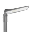 Farola de altas prestaciones LED chip Lumiled de 150lm/w, con fijación horizontal, vertical y orientable, cuerpo de aluminio fundido a presión y PMMA con nuevo diseño para evitar la acumulación de polvo y aves. Equipo de alimentación electrónico, protección IP65 Clase I con protector de sobretensión 4 KV. 