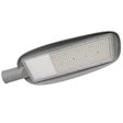 Farola LED con chip Osram y 100lm/w, con cuerpo de aluminio fundido a presión y óptica asimétrica profesional que aumenta la luminosidad y la distribuye de forma óptima. 