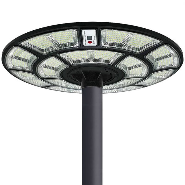 Farola LED que incorpora un sistema de alumbrado autónomo mediante energía solar. Incorpora sensor de luminosidad y movimiento. Ideal para su instalación donde la red de energía eléctrica no puede llegar. Incluye mando a distancia para su control y configuración.