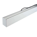 Luminaria de suspensión lineal que ofrece una iluminación general a través del difusor de policarbonato opal que crea un ambiente perfecto para cualquier estancia. Luz (2700K-6500K) ajustable mediante mando a distancia.