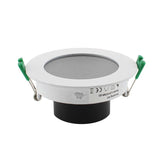Housing compatible con el foco profesional HOTEL SPOT 9-15w de Ø55mm de diámetro. Con una gran calidad de sus materiales y acabados en lacado en color blanco mate y cristal con protección IP54 que lo hacen apto para su instalación en baños.