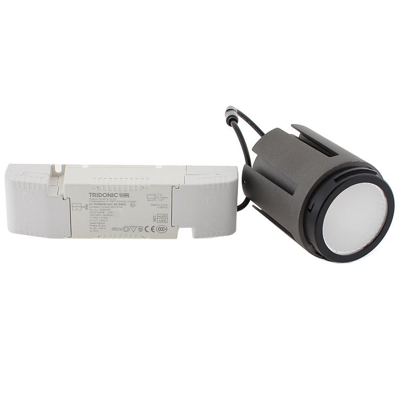 Spot LED de calidad profesional con chip led de alta potencia lumínica BRIDGELUX V10b, driver led TRIDONIC y disipador de aluminio de diseño patentando que alarga la vida útil y garantiza un flujo luminosos estable a lo largo del tiempo. Con un CRI >90 que asegura una perfecta reproducción cromática. Especialmente indicado para los Housing HOTEL Spot.
