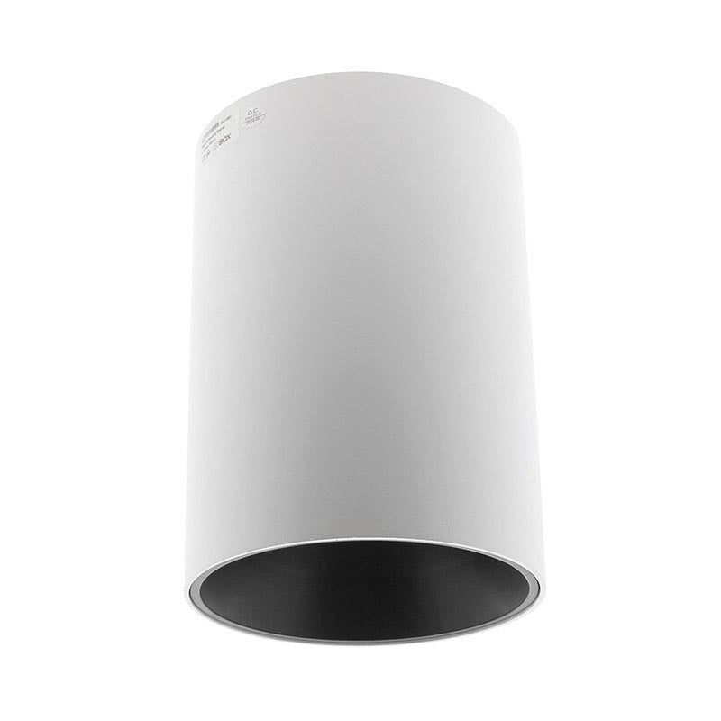 Foco Carril Trifásico Blanco que permite alojar el LED profesional HOTEL SPOT LED de Ø135mm de 24W para la iluminación general de todo tipo de ambientes. De estilo minimalista fabricado en aluminio de alta calidad y lacado en color blanco mate. Ideal para proyectos profesionales. Incluye reflector basculante y conector trifásico para conectar a carril.