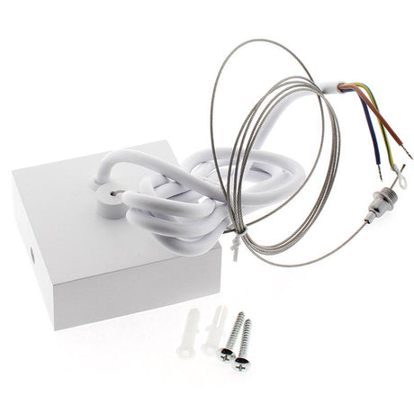 Kit de suspensión que incluye: Florón cuadrado blanco 80x80x30mm, cable redondo de 3 hilos de 0.75mm y 1.5m de longitud. Cable de acero de suspensión con pasador sujetables, clip de conexión rápida de cables y tornillos de sujección.
