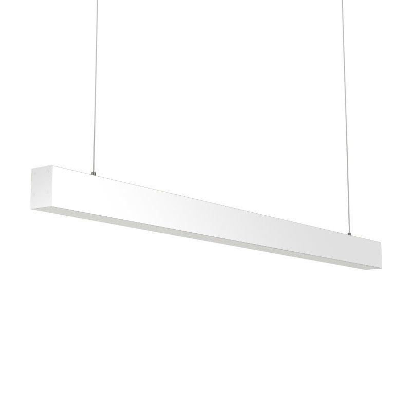 Luminaria de suspensión lineal lacado en color blanco y con una longitud de 2 metros que ofrece una iluminación general a través del difusor de policarbonato opal que crea un ambiente perfecto para cualquier estancia. Regulación de intensidad 0-10V.