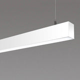 Luminaria de suspensión lineal lacado en color blanco y con una longitud de 2 metros que ofrece una iluminación general a través del difusor de policarbonato opal que crea un ambiente perfecto para cualquier estancia. Regulación de intensidad 0-10V.