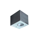 Aplique LED de pared de aluminio cepillado de alta calidad y diseño exclusivo. Puede instalarse para iluminar hacia arriba o hacia abajo. Alto rendimiento y potencia con el mínimo consumo de energía. Ideal para instalar en pasillos, entradas, porches o zonas de paso