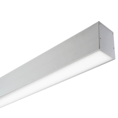 Luminaria de suspensión lineal de aluminio anodizado en color silver y con una longitud de 2 metros que ofrece una iluminación general a través del difusor de policarbonato opal que crea un ambiente perfecto para cualquier estancia. Regulación de intensidad DALI.