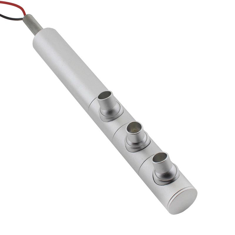 Luminaria de gran calidad que incorpora chip led CREE COB y driver led incluido. Sus tres mini focos pueden ser orientados en cualquier posición para la iluminación de los objetos de la exposición. Driver incluido