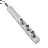 Luminaria de gran calidad que incorpora chip led CREE COB y driver led incluido. Sus tres mini focos pueden ser orientados en cualquier posición para la iluminación de los objetos de la exposición. Driver incluido