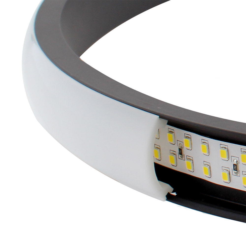 Kit que incluye perfil circular de aluminio y cubierta de silicona opal. Para fabricar espectaculares luminarias LED con múltiples opciones de instalación. Lacado en color negro mate.