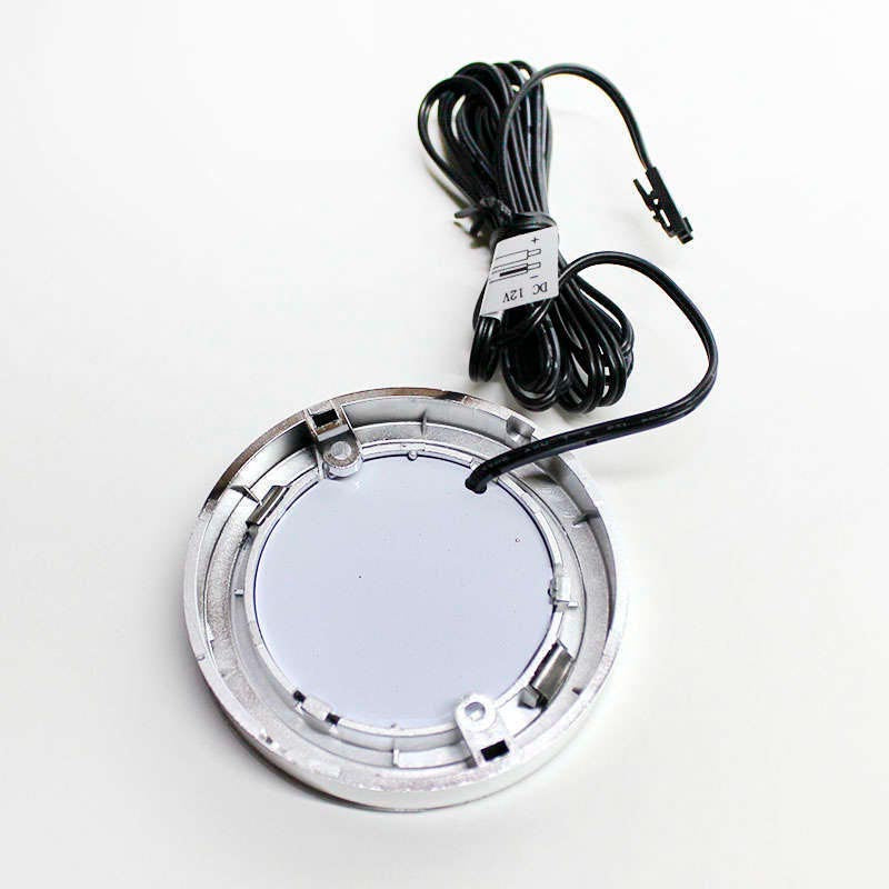 De bajo consumo y una gran luminosidad. Es posible su instalación en cualquier lugar, con un diseño extra plano y varias posibilidades de control mediante sensor.