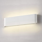 Elegante aplique LED de pared de diseño minimalista. Permite generar un tipo de luz difusa y homogénea a la vez. Son elementos funcionales y decorativos. Los apliques de pared Led suelen ser luminarias que complementan a la iluminación principal siendo un elemento importante en la decoración de los más variados ambientes.