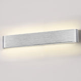 Elegante aplique LED de pared de diseño minimalista. Permite generar un tipo de luz difusa y homogénea a la vez. Son elementos funcionales y decorativos. Los apliques de pared Led suelen ser luminarias que complementan a la iluminación principal siendo un elemento importante en la decoración de los más variados ambientes.