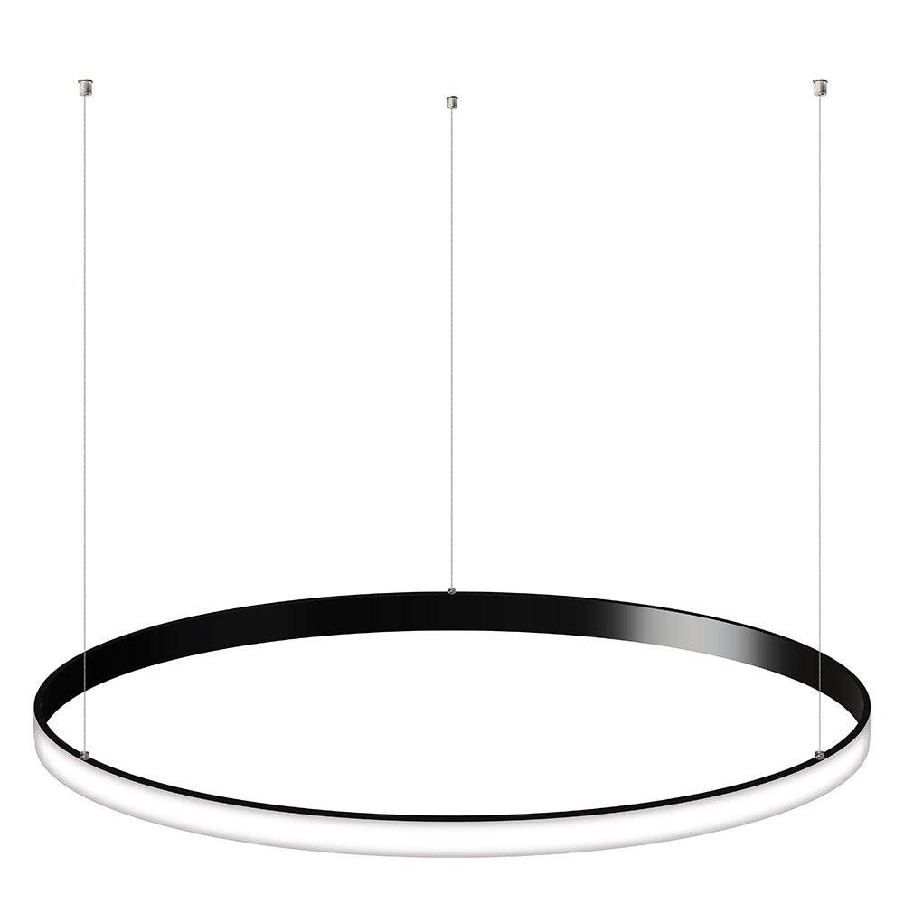 Luminaria de suspensión que permite múltiples composiciones creativas en combinación con otras lámparas CYCLE. La difusión de la luz en todo el anillo a través de una cubierta de silicona opal de alta difusión crea un ambiente perfecto para cualquier estancia.
