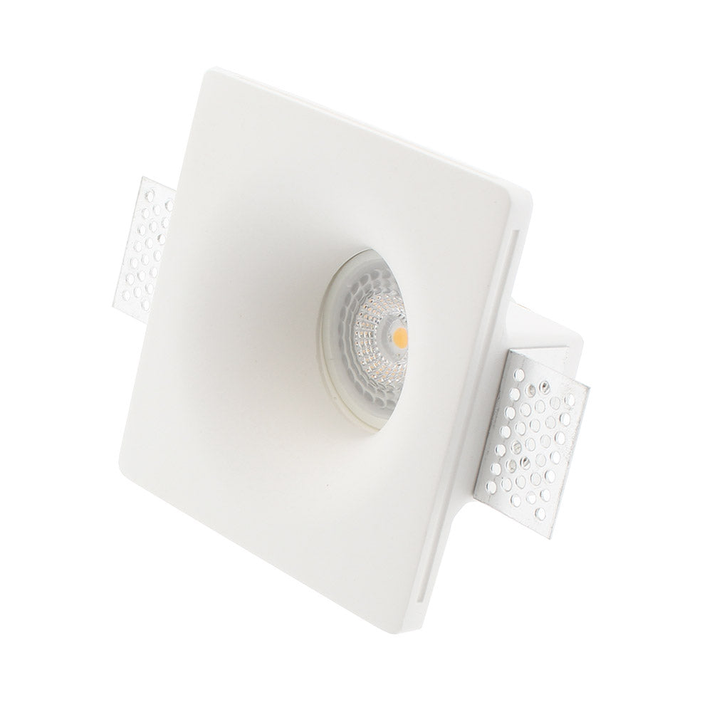 Foco empotrado con base GU10 fabricado en escayoda. Con alas de sujección para una perfecta instalación enrasada con la superficie. Crea ambientes únicos y sofisticados en la decoración de cualquier ambiente. Instalación sencilla, el material se puede emplastecer y pintar.
