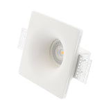 Foco empotrado con base GU10 fabricado en escayoda. Con alas de sujección para una perfecta instalación enrasada con la superficie. Crea ambientes únicos y sofisticados en la decoración de cualquier ambiente. Instalación sencilla, el material se puede emplastecer y pintar.