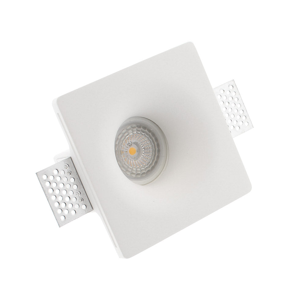 Foco empotrado con base GU10 fabricado en escayoda. Con alas de sujección para una perfecta instalación enrasada con la superficie. Crea ambientes únicos y sofisticados en la decoración de cualquier ambiente. Instalación sencilla, el material se puede emplastecer y pintar.