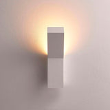 Aplique de pared con base para bombilla GU9 fabricado en escayola. Crea ambientes únicos y sofisticados en la decoración de cualquier ambiente. Instalación sencilla, el material se puede emplastecer y pintar.