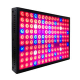 Pantalla especialmente diseñada para estimular el crecimiento de las plantas combinando los espectros lumínicos ideales para su desarrollo. No emiten calor y la planta no sufre quemaduras ni se deshidratan. Incluye 150 chip led con un espectro completo de color de luz roja, azul, UV, IR y luz blanca para todas las fases de crecimiento y floración de las plantas.