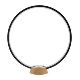 Lámpara de mesa que permite múltiples composiciones creativas en combinación con otras lámparas CYCLE. La difusión de la luz en todo el anillo a través de una cubierta de silicona opal de alta difusión crea un ambiente perfecto para cualquier estancia. Modelo RGB.