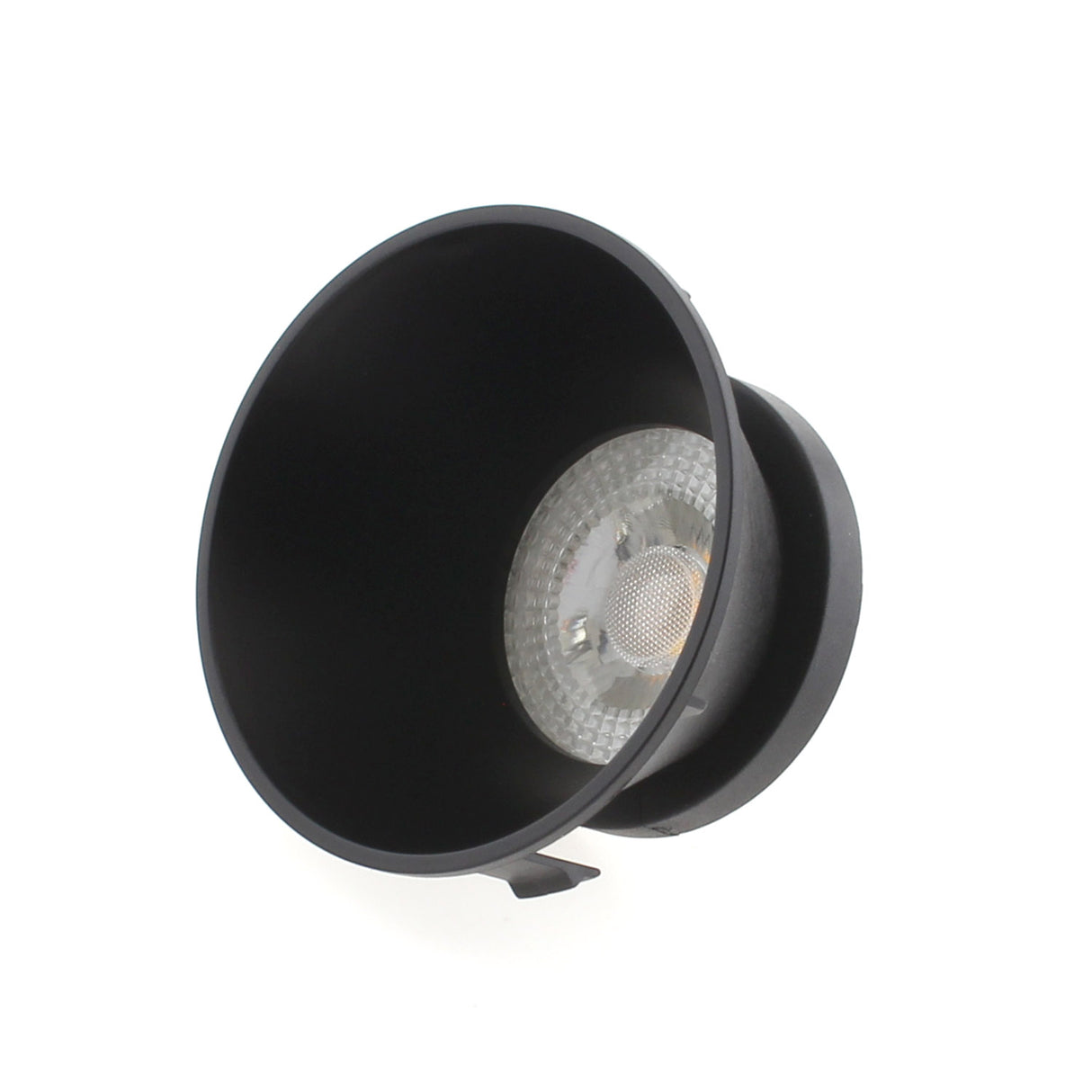 Reflector de color negro mate para Aplique BOX. Se puede instalar fácilmente y conseguir adaptar el foco a la decoración de cualquier ambiente.