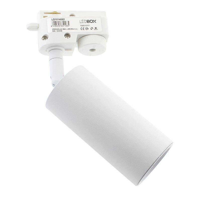 Proyector para carril led de reducidas dimensiones con conector monofásico, orientable en todas direcciones y fabricación de alta calidad en aluminio y lacado en color blanco mate, incluye conector carril. Indicado para todo tipo de iluminación técnica, Uso comercial y profesional, oficinas, salas de exposiciones, etc.