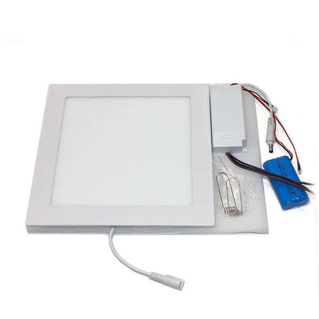 Nuevo concepto de luminaria de emergencia con varias funciones. Puede funcionar como luminaria normal y emergencia. Su batería recargable Li-ion ofrece una autonomía de hasta 3 horas. Ideal para señalización de salidas, puertas, ascensores, zonas de paso, etc.