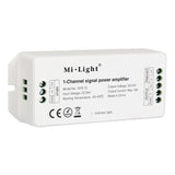 Amplificador para el sistema SYS. En combinación con el controlador SYS-T1 permite ampliar la instalación al doble de capacidad consiguiendo realizar instalaciones con un número ilimitado de luminarias compatibles son el sistema SYS.