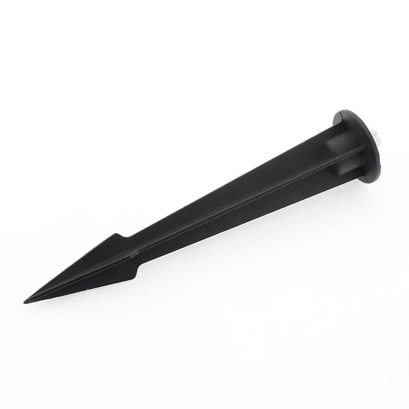 Estaca de aluminio de alta calidad para focos LED. La pica es perfecta para usar en zonas de alta humedad. El pincho tiene un peso mínimo, una alta resistencia al polvo y a la humedad. Esta estaca para focos LED de montaje fácil permite que puedan ser usados en cualquier superficie de tierra de una manera cómoda y segura.