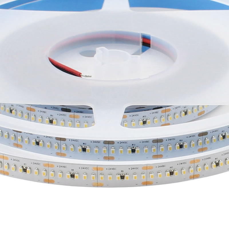 Tira LED con el nuevo Chip Samsung de alta potencia lumínica SMD2014. Incorpora cinta adhesiva térmica para mejor disipación del calor 3M-300LSE de máxima calidad para colocar la tira en cualquier superficie. Tira de 5 metros con 1500 led de alto brillo que proporciona una luz espectacular.