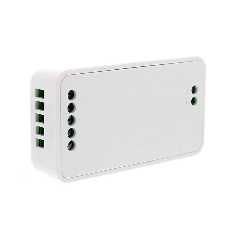 Completo controlador con botonera táctil y control remoto RF. Compatible con el Controlador HUB Wi-Fi LED, por lo que puede recibir las órdenes de forma inalámbrica y controlar la intensidad, color y modos de las diferentes luminarias RGBW (Tiras RGB + blanco)de 12/24VDC conectadas.