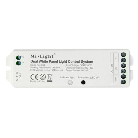 Controlador específico para paneles led con entrada DC30-40C, 900mA. En combinación con un mando permite regular la intensidad y temperatura, apagado/encendido de un panel led. Con un mismo mando es posible controlar todos los controladores a su alcance.