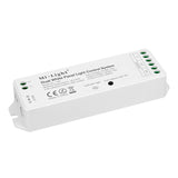 Controlador específico para paneles led con entrada DC30-40C, 900mA. En combinación con un mando permite regular la intensidad y temperatura, apagado/encendido de un panel led. Con un mismo mando es posible controlar todos los controladores a su alcance.