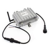 Transmisor/receptor inalámbrico DMX (512 canales) en caja estanca de alta resistencia para exteriores. Elimina el complejo cableado entre el controlador DMX y los dispositivos controlados por DMX en los sistemas de iluminación.