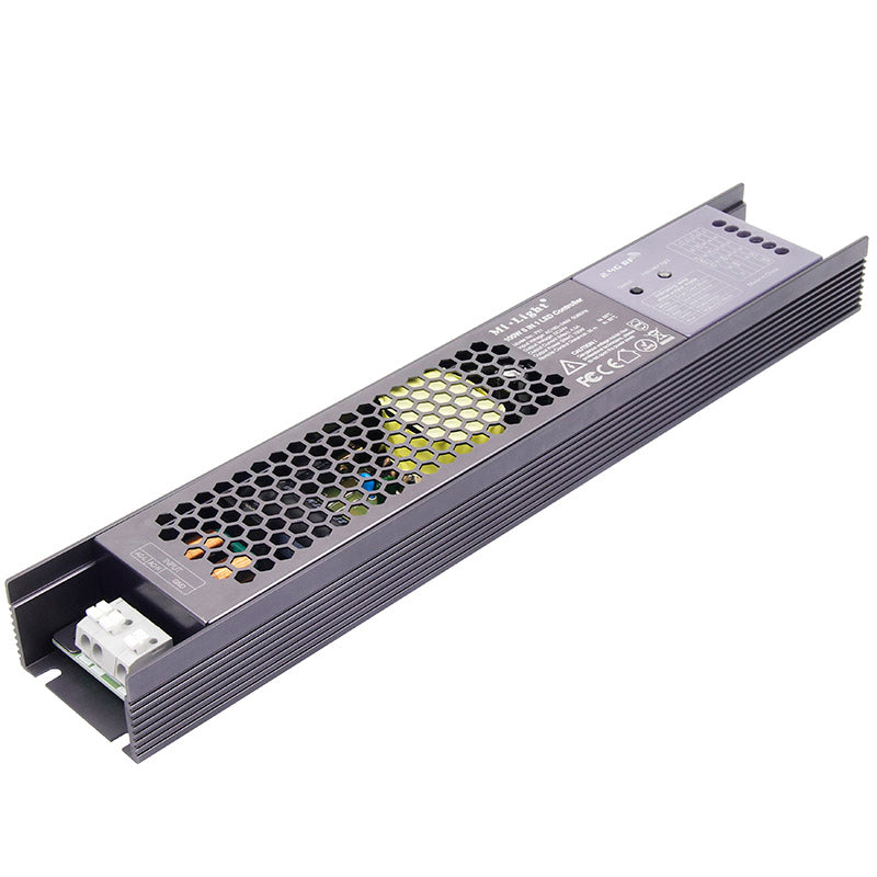 Un nuevo concepto de Controlador + Driver Led 100W integrado para cualquier tipo de tira led RGB+CCT, RGBW, RGB, CCT DUAL y MONO. En combinación del mando a distancia LD1051363 permite controlar hasta 8 zonas diferentes. Con autosincronización, transmite los comandos recibidos al resto de controladores a su alcance (30m) aumentando significativamente la distancia de la instalación. 