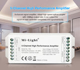 Amplificador de señal para tiras LED hasta 5 canales, para tiras monocolor, blanco dual, RGB o RGB+CCT. Necesario para instalación de tiras LED que superen los 8 metros de longitud o donde la señal necesita más potencia.