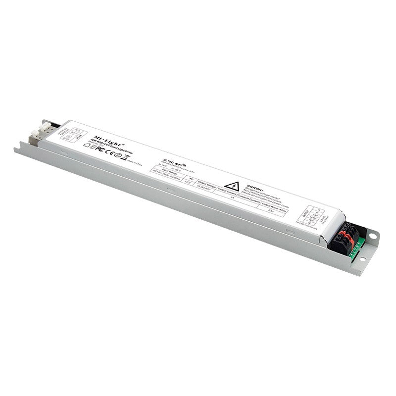 Controlador RGB+CCT específico para paneles LED. En combinación con un mando a distancia permite regular la intensidad, color y temperatura, apagado/encendido de un panel led. Con un mismo mando es posible controlar todos los controladores a su alcance.