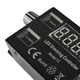 Controlador de alta potencia 25A para tiras led MONO. Dispone de rueda manual y sincronización RF. Con display digital y autosincronización, transmite los comandos recibidos al resto de controladores a su alcance (20m) aumentando significativamente la distancia de la instalación. 