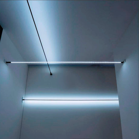 Kit que incluye todo lo necesario para montar el sistema de iluminación lineal suspendida SKYline de LedBox. Incluye todos los accesorios, tira led COB de 5 metros de longitud y fuente de alimentación.