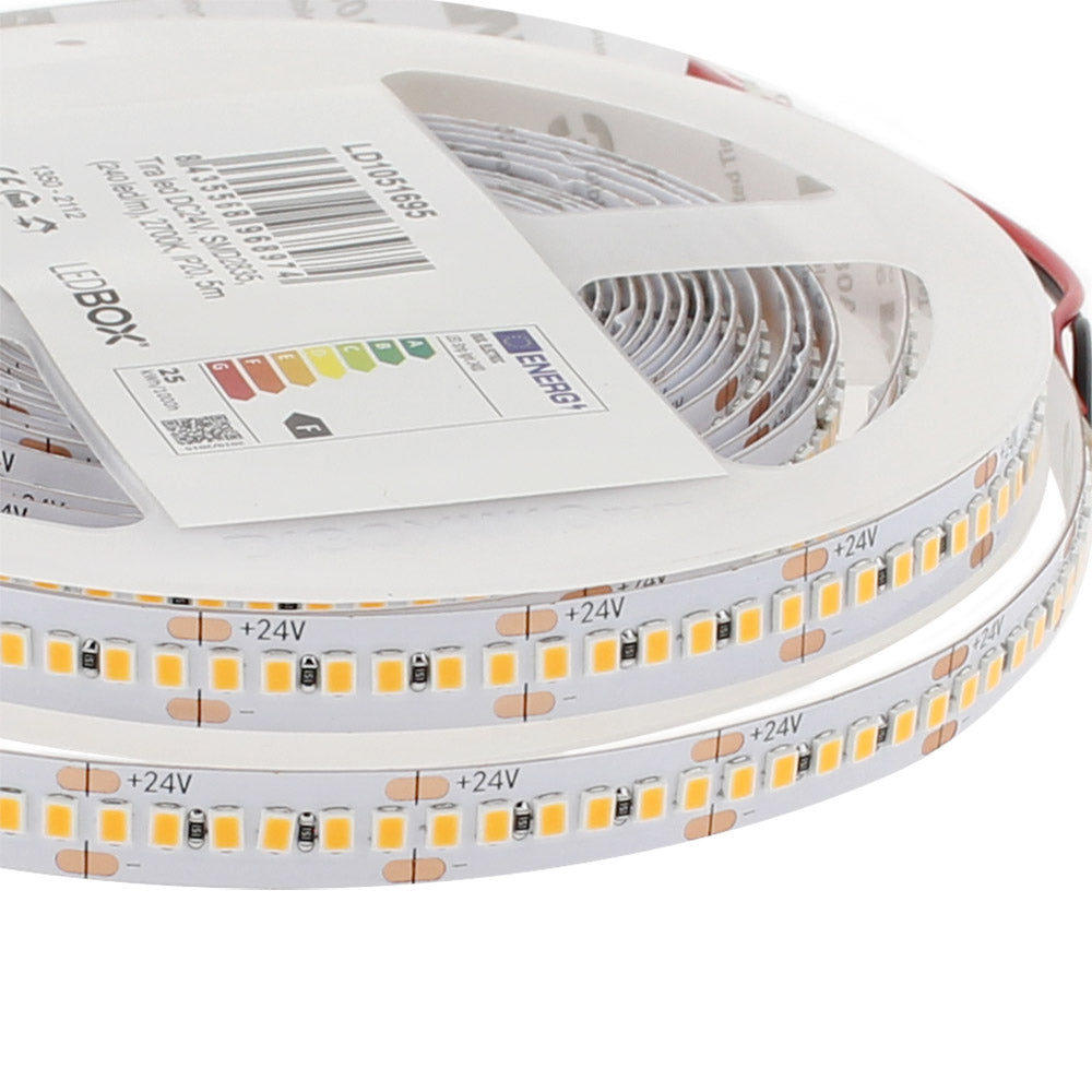 Tira LED de alta potencia lumínica SMD2835. Incorpora cinta adhesiva 3M-300LSE de máxima calidad para colocar la tira en cualquier superficie. Tira de 5 metros.