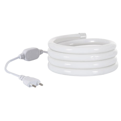 Neón circular LED flexible con 120LED/m que reemplaza con un éxito rotundo a las luces de neón de cristal tradicional ofreciendo múltiples ventajas. Los LEDs están recubiertos por una lámina translúcida de PVC que matiza la luz y la hace más uniforme. Se instala de forma sencilla y no necesita ningún tipo de herramientas especiales. Su gran flexibilidad le permite adaptarse a todo tipo de lugares como esquinas, rincones, logos, carteles, etc.