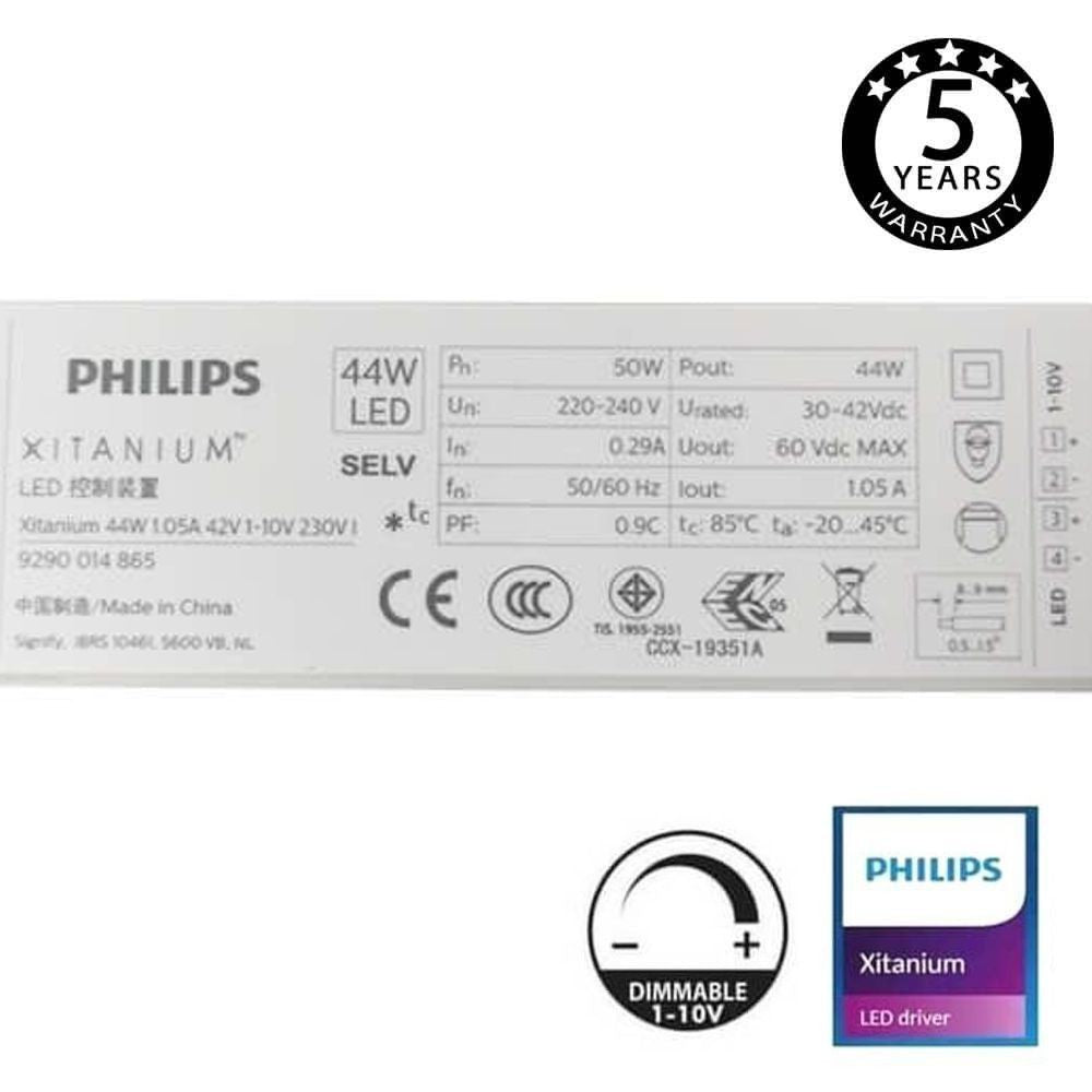 Driver DIMABLE XITANIUM Philips para Luminarias LED de hasta 44W - 1050mA - 1-10V. Especialmente diseñado para la regulación de focos led (paneles led, proyectores led, luminarias led de farolas, campanas industriales y similares) proporciona una gran economía y eficiencia.