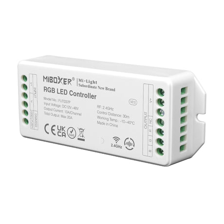 Con tecnología inalámbrica de 2.4GHz de bajo consumo, transmisión de señal de 30m y anti-interferencias. Con transmisión y sincronización automática. Soporte de dimmer con puslador. Con salida DC12-48V, 20A.