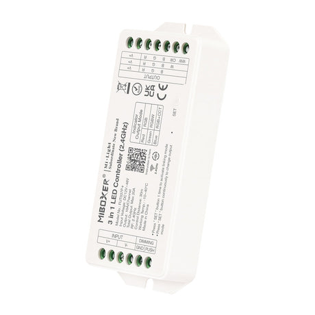 Controlador 3 en 1, controla tiras RGB / RGBW o RGB+CCT con el mismo controlador. Hasta 4 zonas diferentes de tiras led con una potencia de 20A (10A por canal). Con auto-transmisión entre los demás controladores con lo que se consiguen distancias sin límites y compatible con una amplia gama de mandos a distancia RF de mano, pared, APP, Wifi, Amazon Alexa y Google Assistant. Compatible con transmisor DMX. Con salida DC12-48V, 20A.